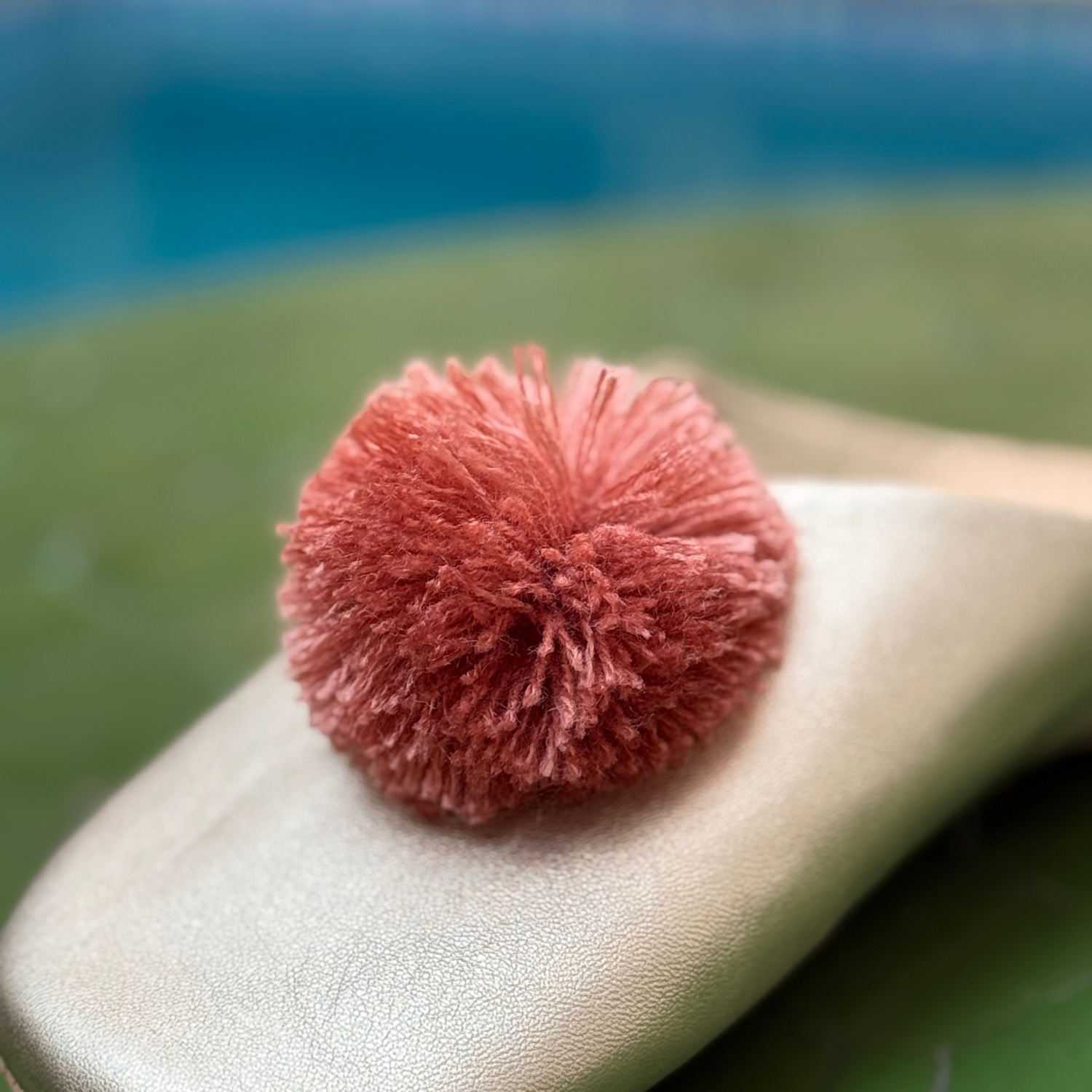 Babouche avec pompon rose