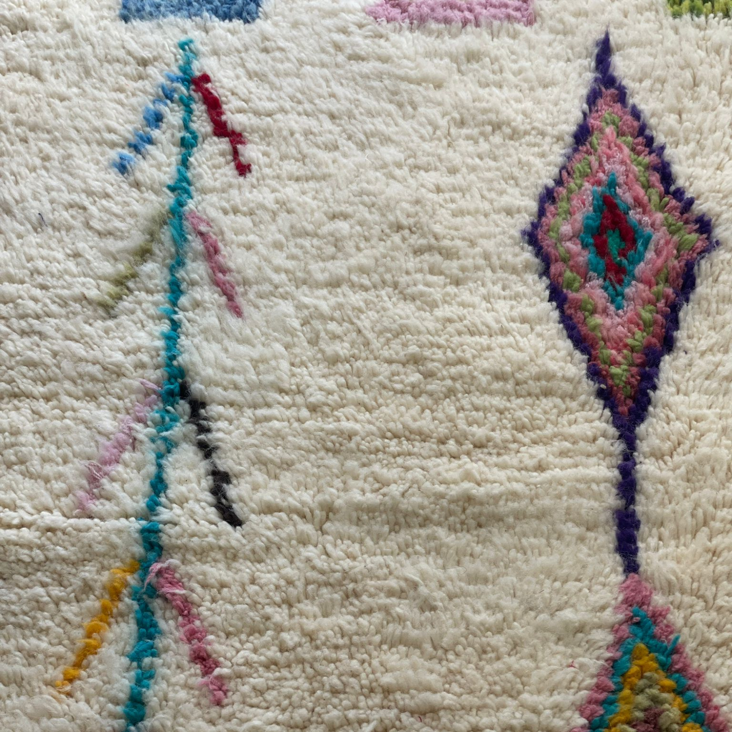 Tapis Azilal motifs losanges colorés - A320