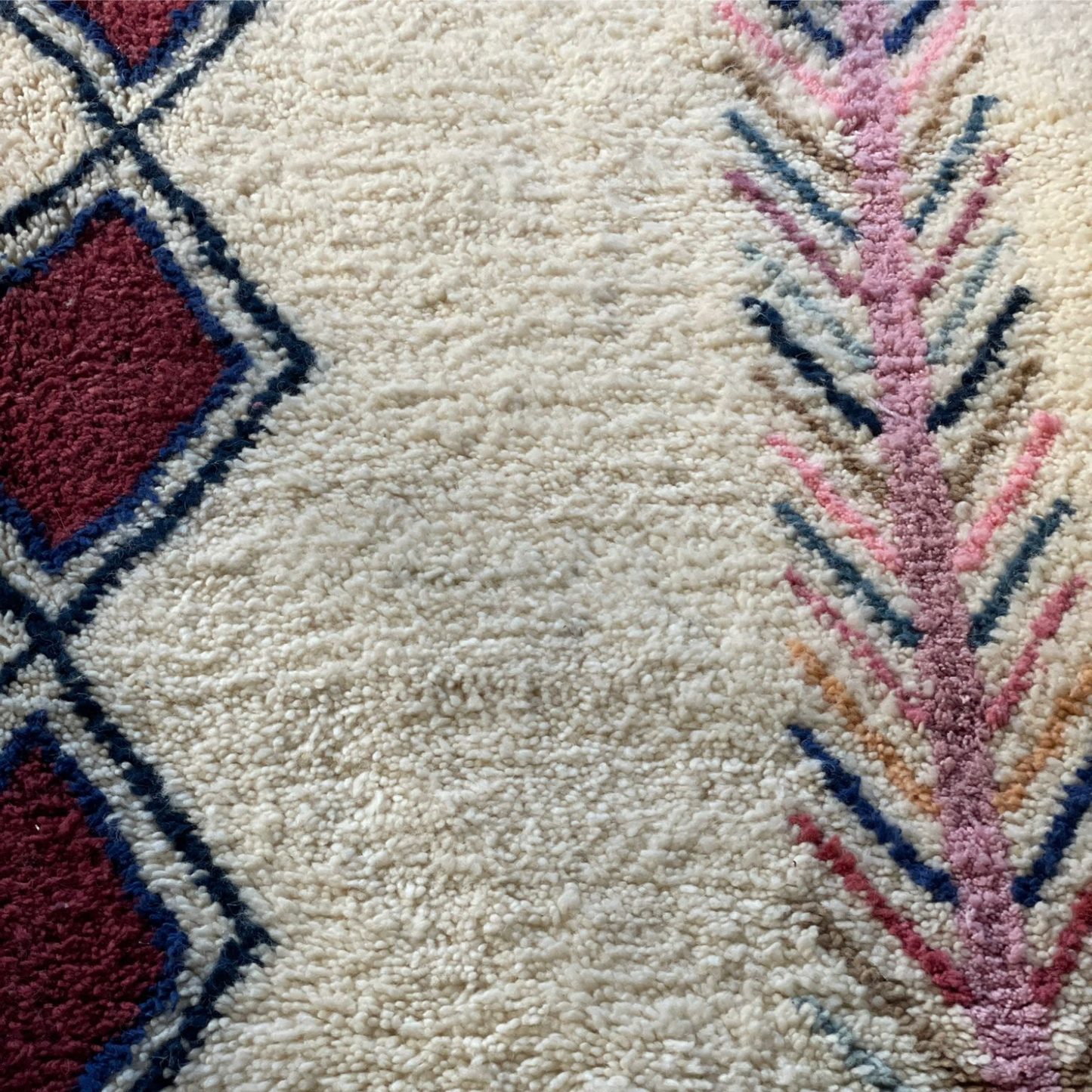 Tapis Azilal motifs losanges bordeaux - A319