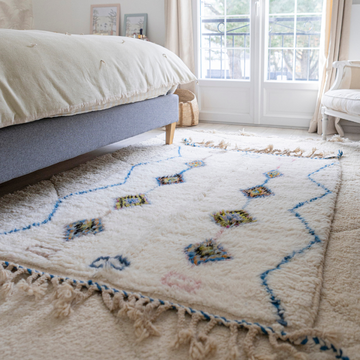 Tapis azilal écru motif coloré