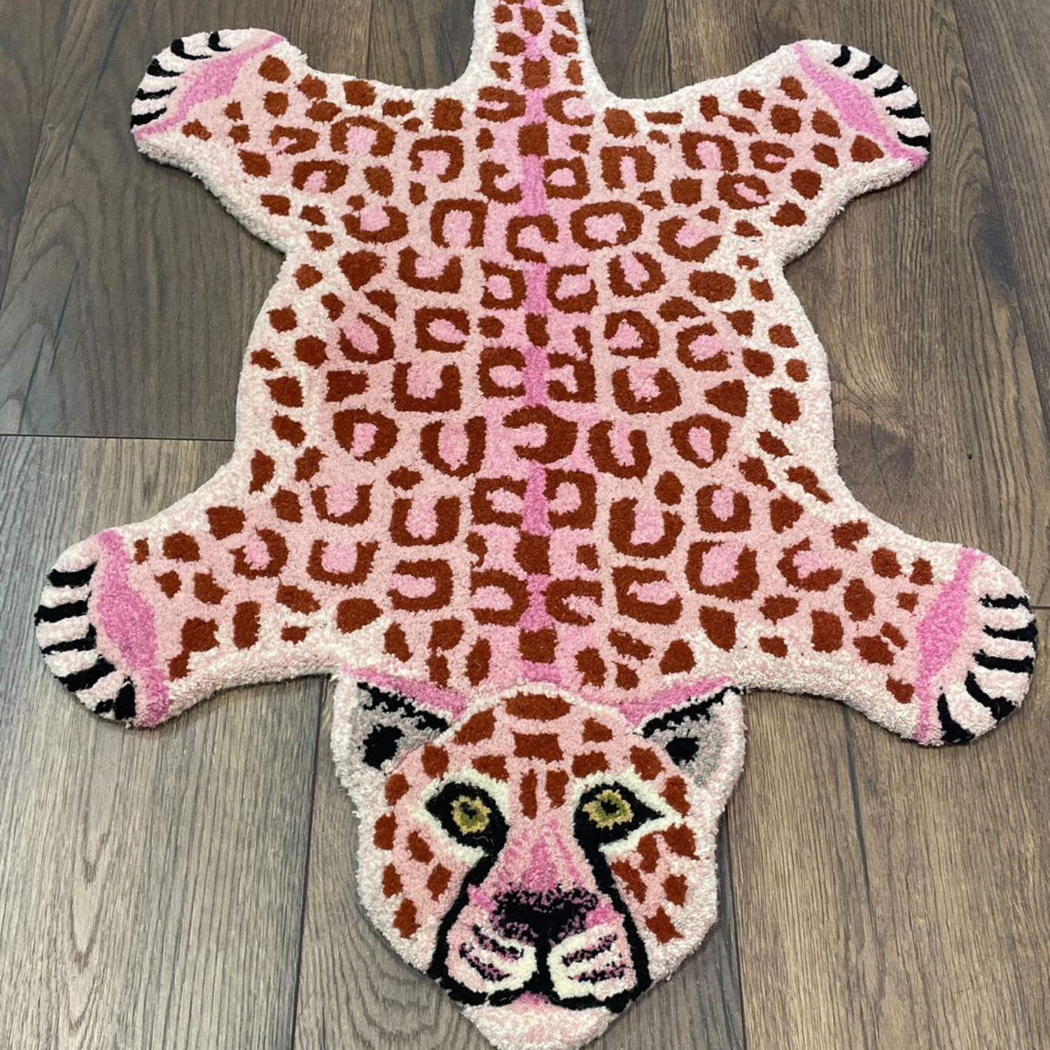 Tapis panthère rose enfant